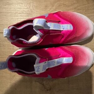 Nike Flex Runner (GS) Youth Girls 13 Slip On Sneakers Fireberry